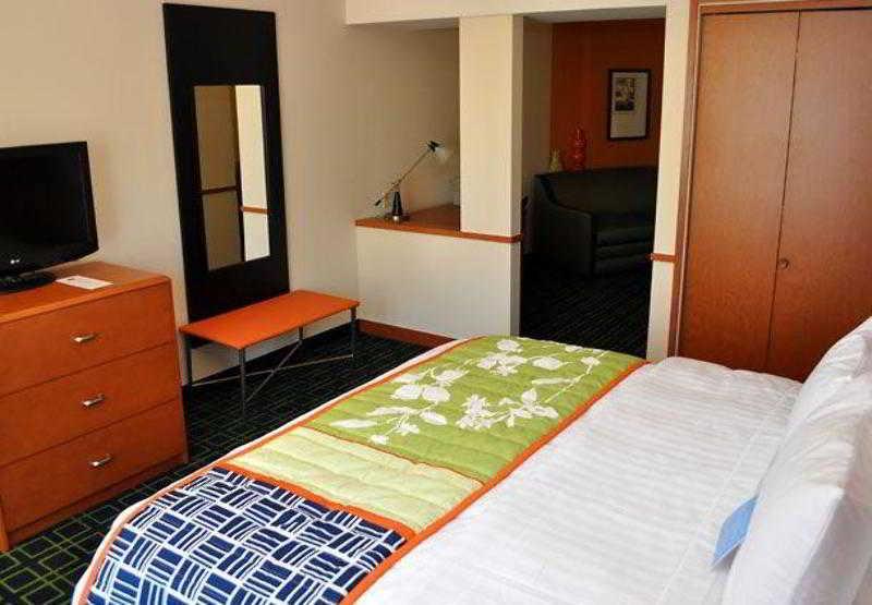 Fairfield Inn & Suites Seattle Бремертон Экстерьер фото