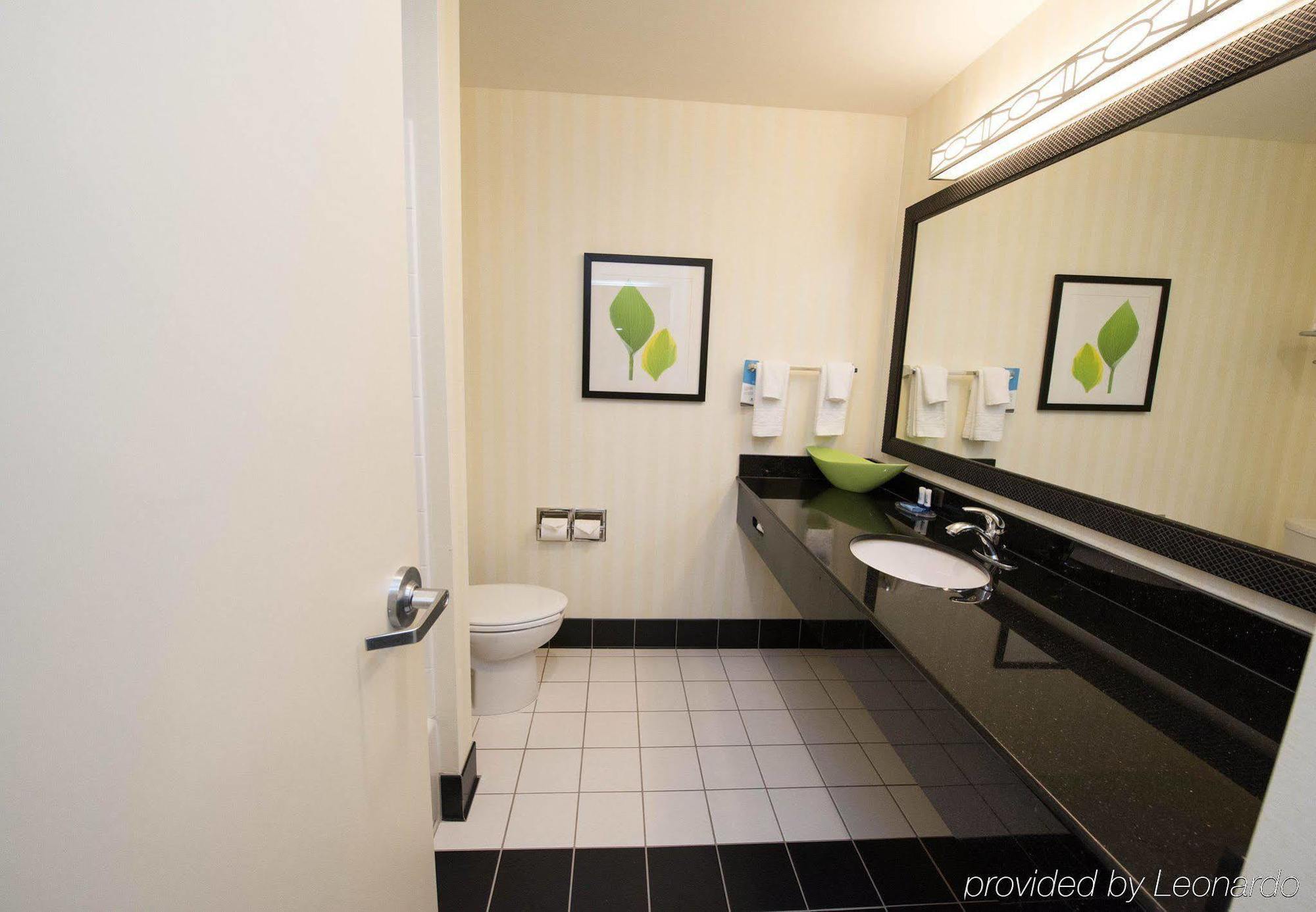 Fairfield Inn & Suites Seattle Бремертон Экстерьер фото